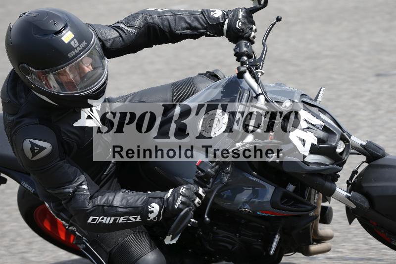 /Archiv-2024/29 12.06.2024 MOTO.CH Track Day ADR/Gruppe gelb/41